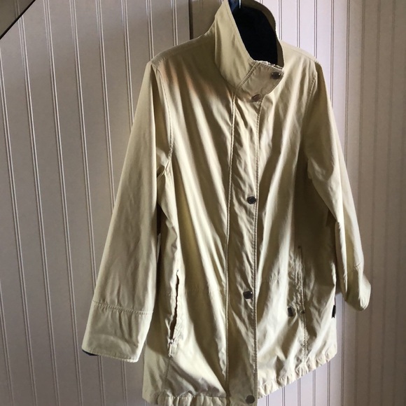 London Fog - vintage spring jacket. Butter yellow + navy blue. Windbreaker. - Picture 6 of 9